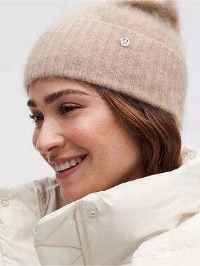 lululemon cashmere Beanie in Beige